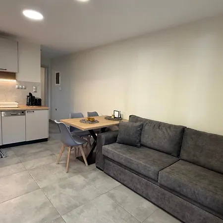 Zenith-nadir شقة ليونِذيو