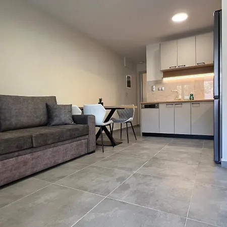 Zenith-nadir شقة ليونِذيو